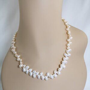 New Faux Fresh pearl necklace with claps White & Off white  NWOT